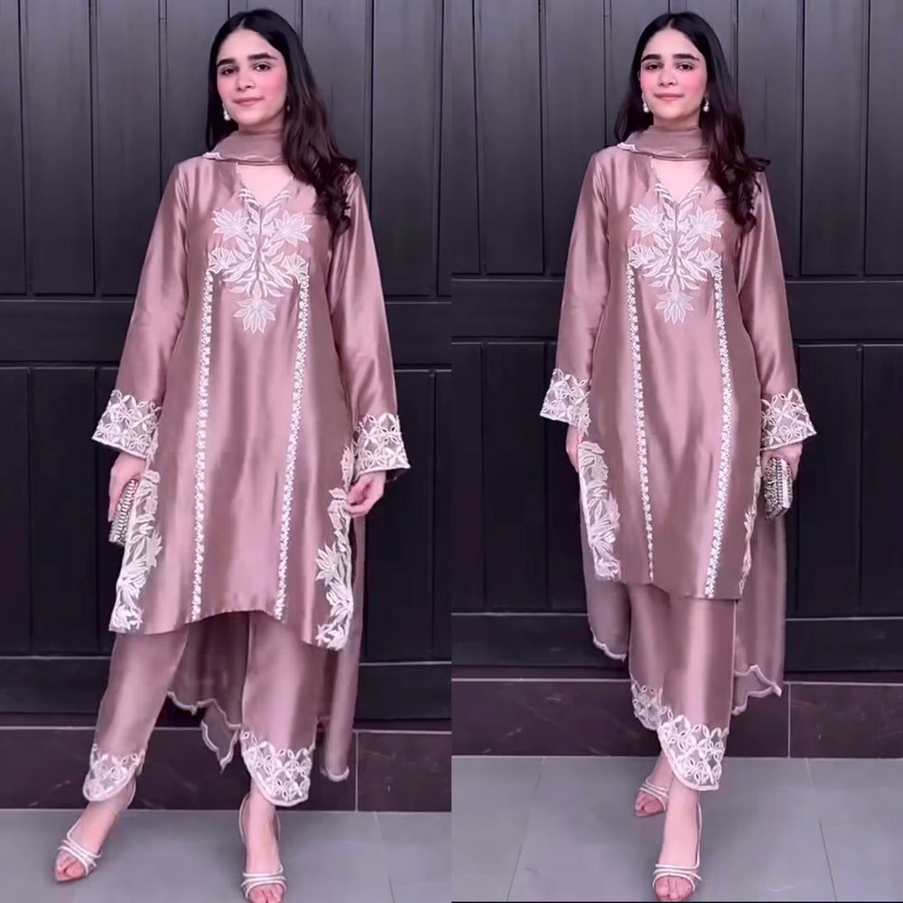 Aarna Luxe Designer Suit Set