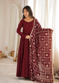 Mishika Elegant Embroidered Ethnic Wear Set