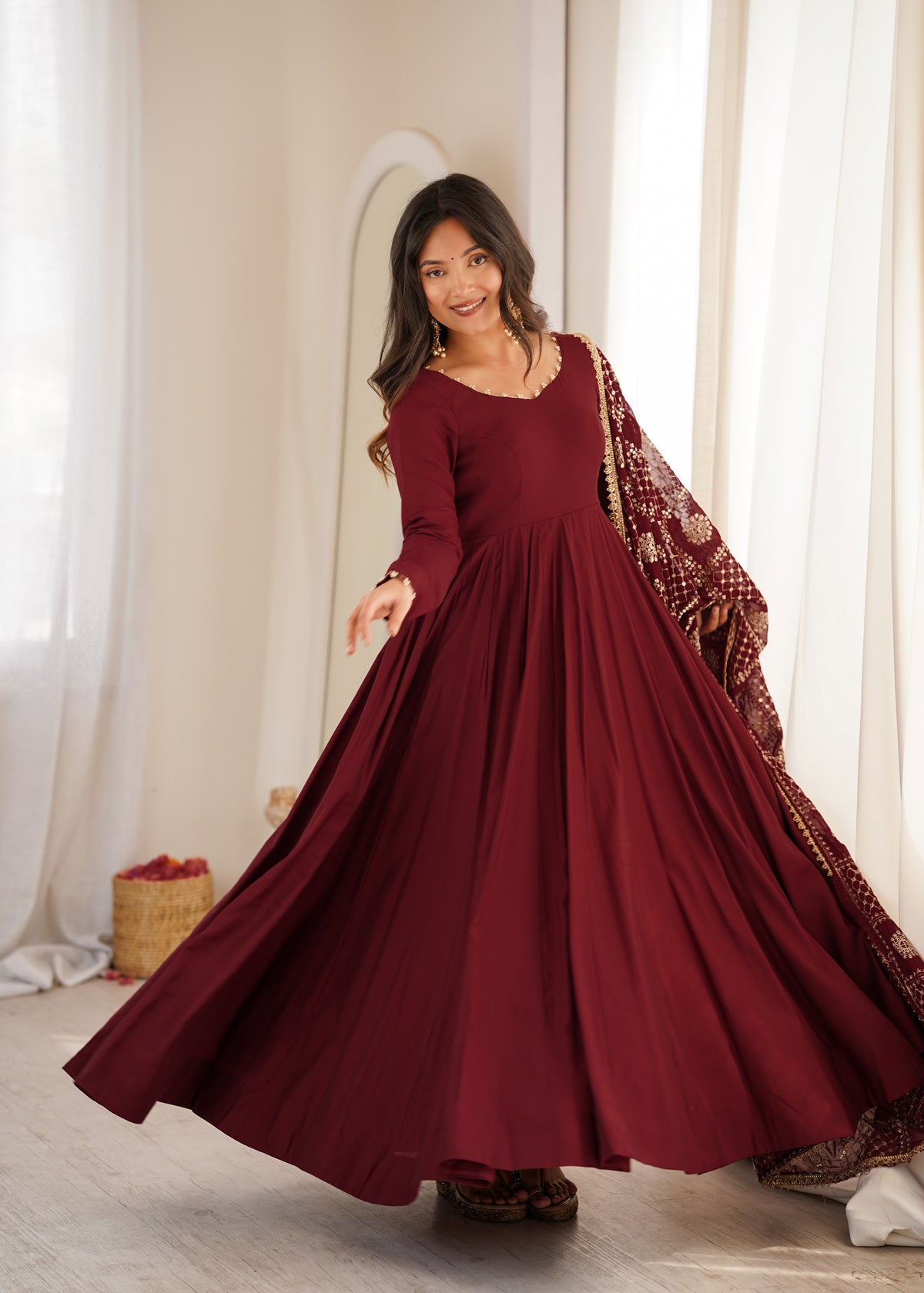 Mishika Elegant Embroidered Ethnic Wear Set
