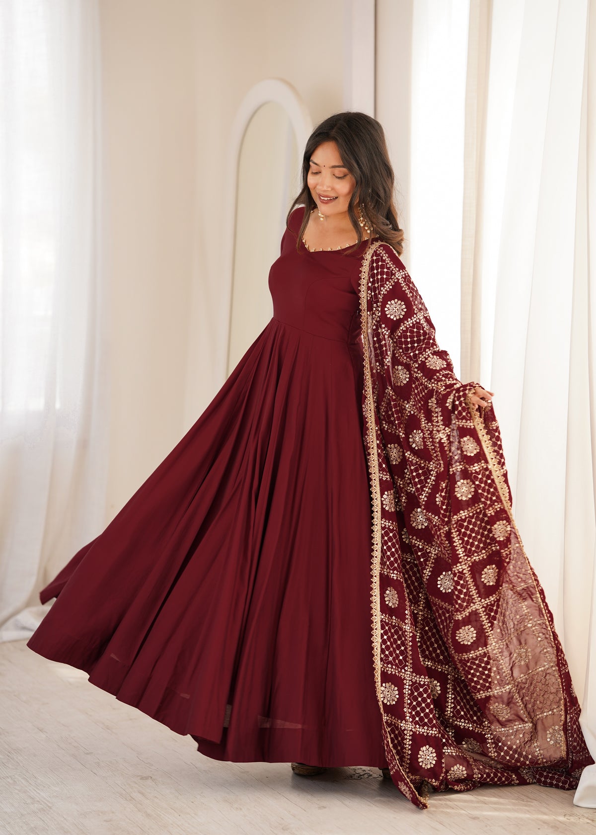Mishika Elegant Embroidered Ethnic Wear Set