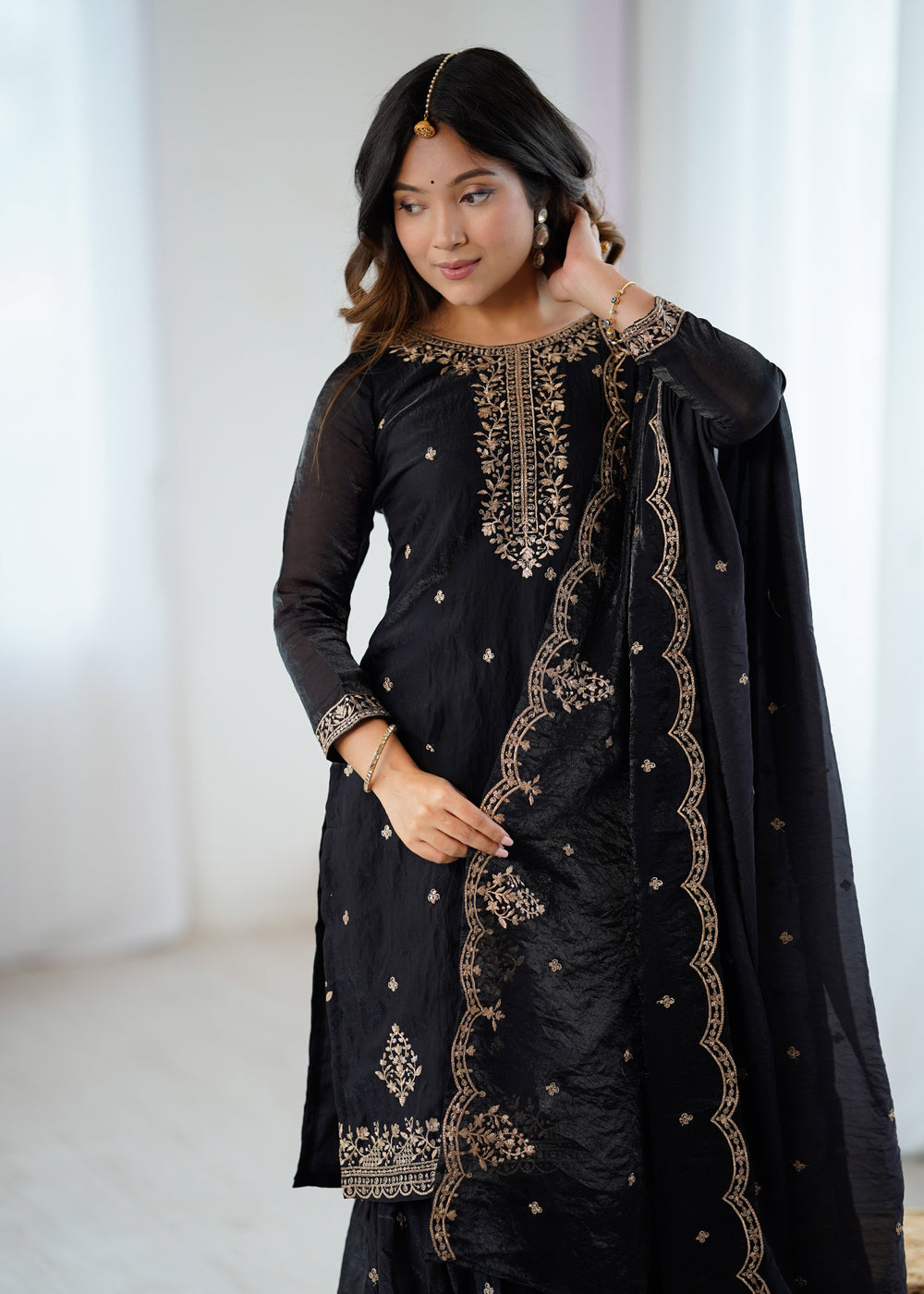 Zunaira Royal Grace Anarkali Suit Set Collection